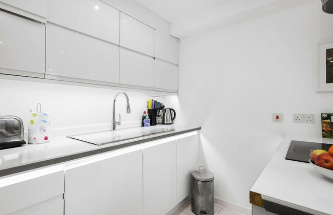 Livestay- Trendy 1bed With Balcony in Westminster - Photo 10