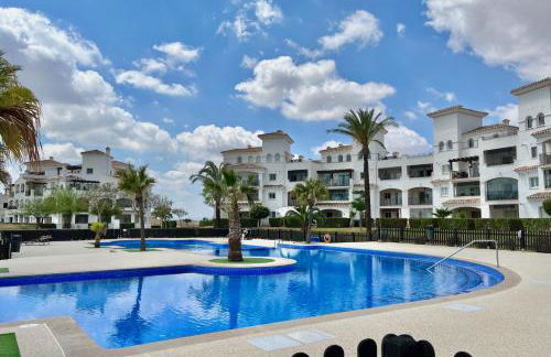 Stunning front line apartment with golf and mountains view - Foto 25