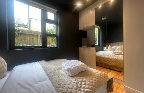 Oakfield Premier Apartments-High Speed WiFi-Smart SelfCheckIn-Central Cardiff Gem - Photo 33