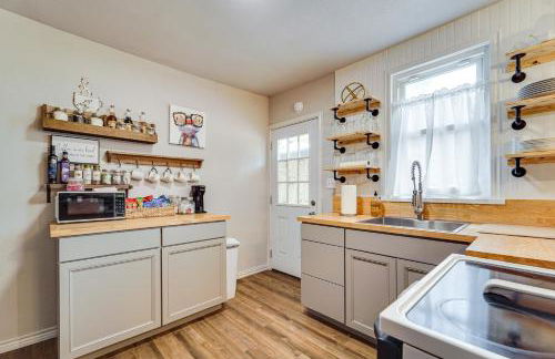 Pet-Friendly North Texas Home with Spacious Yard! - Photo 13