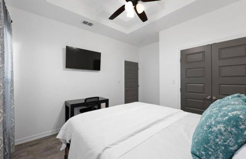 Spacious Modern 3 Bd 2Ba House with Garage and Parking - Foto 16