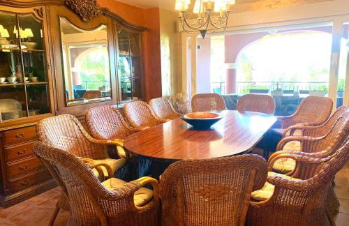 10 Bedroom 5 Star Luxury Villa & Heated Pool for 5 to 28 Guests near Alicante - Foto 25