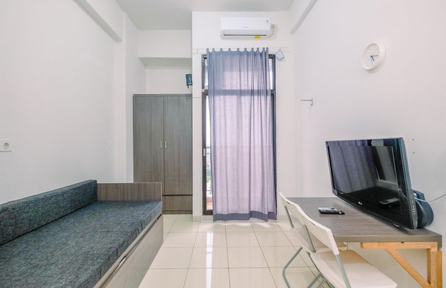 Comfortable and Minimalist Studio at Dave Apartment - Photo 1