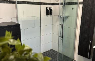 C&V 3 Personen 2 Zimmer WLAN SmartTV Boxspringbett - Foto 8