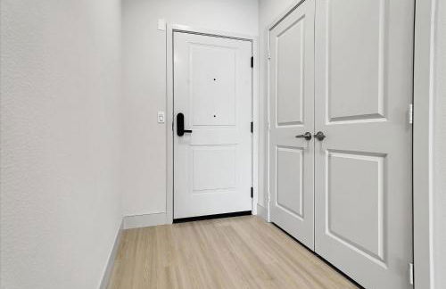 Global Luxury Suites near Liberty Station - Foto 13