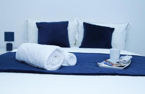 Lovely Apartment with free parking on premises. - Photo 3