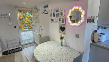 Magnolia Passageway to the Jurassic Coast. - Foto 3