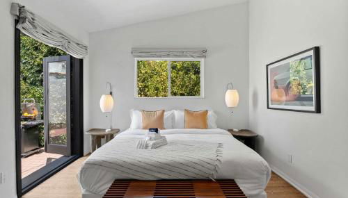 New Listing Midcity West Villa by Colby & Conrad - Foto 3