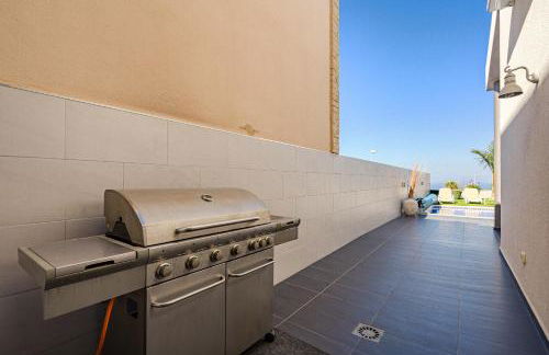 Villa Elisabetta, Luxury Villa with Heated Pool Ocean View in Adeje, Tenerife - Foto 34