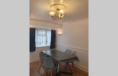 Orpington North Townhouse - Photo 42