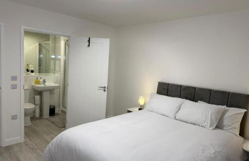 Serenity Waterfront 2 Bed Apartment - Foto 59