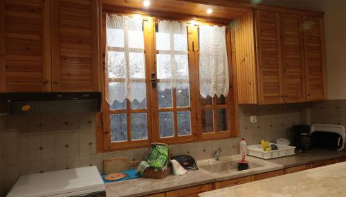 Mountain Retreat in Chrisopigi - Foto 3, stove