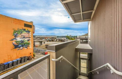 Brand New Condo Steps from Bremerton Ferry - Foto 26