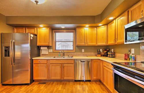 Evergreen Ranch Family Vacation Home, Sleeps 8, Private Hot Tub - Foto 7