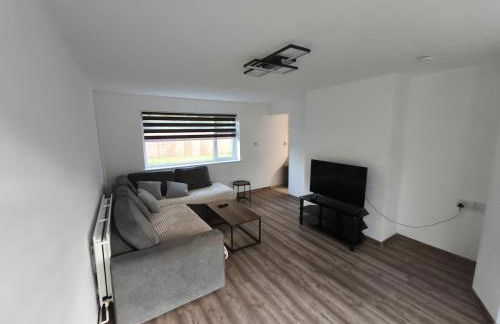 Spacious family home - Photo 1