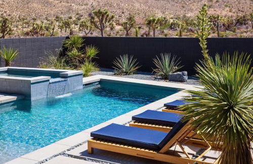 Black C House Modern w pool spa - Photo 11