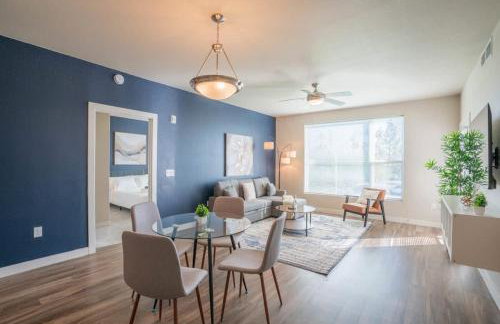 Posh 2BD - Gym, Pool, Parking, W-D - Sleeps 8 - Foto 1
