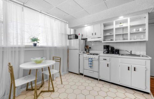 One Bdrm Quaint Flat W Deck - Foto 10