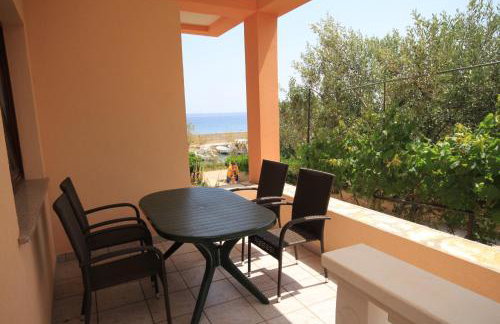 Seaside apartments with a swimming pool Ugljan - 829 - Foto 20