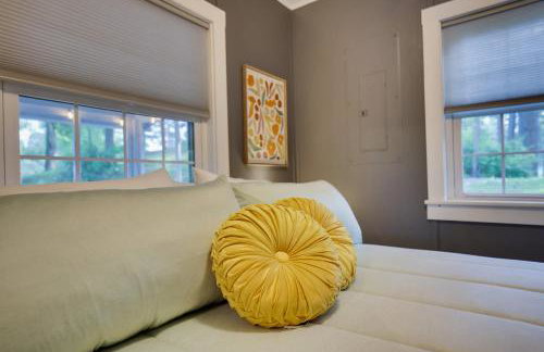 Lakefront Haven Modern Cottage - Foto 22