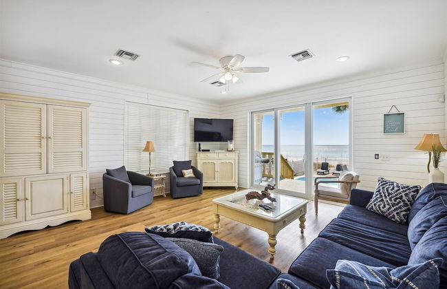 Just Beachy - 5 Bedroom Beach Front Home! Sleeps 20 Home by RedAwning - Foto 19