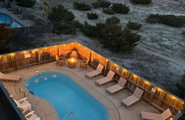 Elegant Updated Oceanfront Home with Pool & Hot Tub - Photo 37