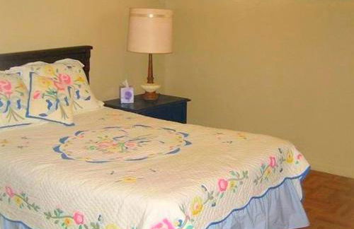 Peaceful Private Cabin on Crystal Lake near Elk Mountain, Pennsylvania - Foto 12