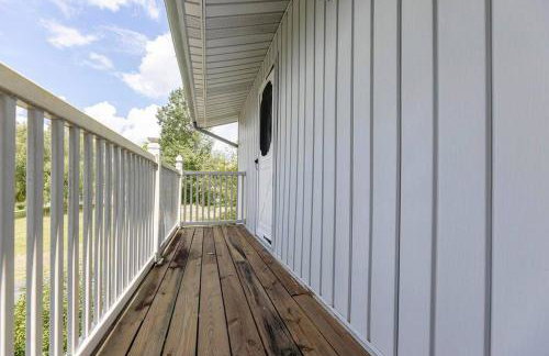 Relaxing Lakefront Retreat w/ Hot Tub & Dock - Foto 79