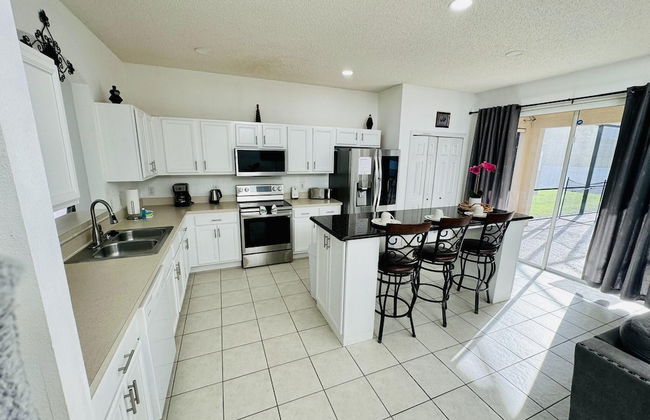 7/6.5 Beautiful Vacation Home With Private Pool, and Much More!! - Foto 9