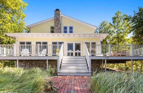 Coastal Cottage by Juniper Holiday + Home - Photo 8