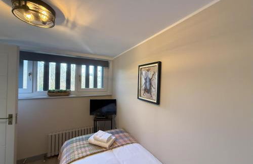 Holyrood Hidden Gem - Photo 23