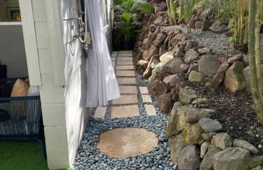 The Three Tables Remote Retreat - Foto 18