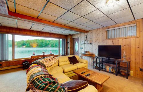 Lakefront Haven - Photo 28