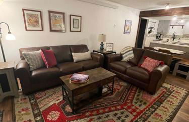 Newly Renovated Ski In Ski Out 2BR Condo - Foto 17