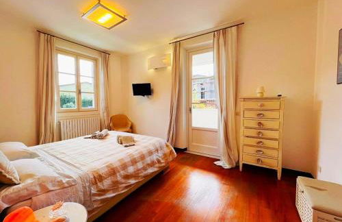 Exclusive Villa with Private Swimming Pool - Photo 19