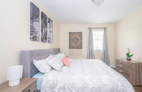 *Cool Crib * King Bed * Long Term Stays * Duke* - Foto 20