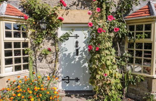 Bute Cottage - Photo 2