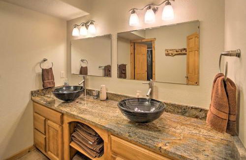 Walk to Table Rock Lake Spacious Home with Deck! - Foto 14