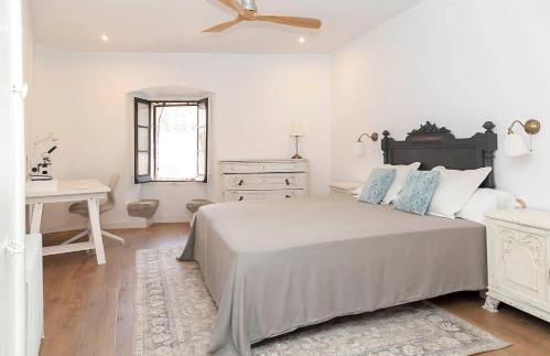 A historic XVI century beach home near Barcelona - Photo 51