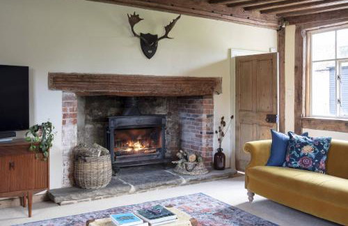 Farmhouse in Suffolk with wild swimming & hot tub - Photo 19