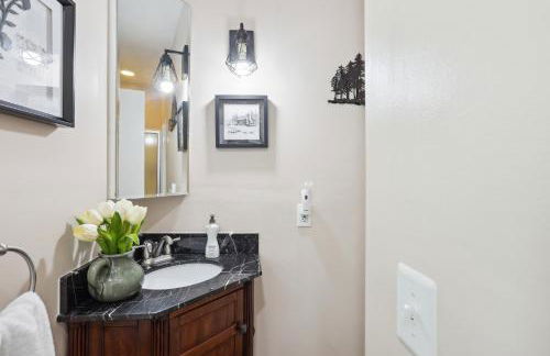 Twin Peaks Vacation Rental with Hot Tub! - Foto 17