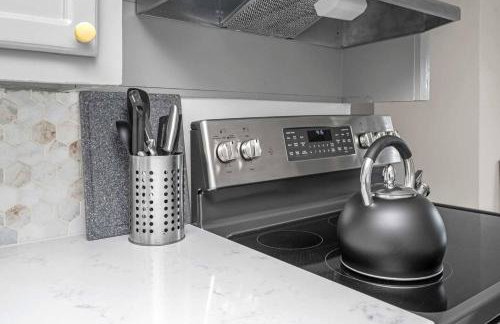 Family Retreat in Birmingham, 7BR 4BA - Photo 38