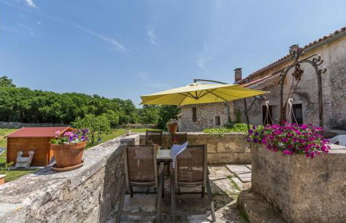 Beautiful Home In Putini With Kitchen - Photo 10