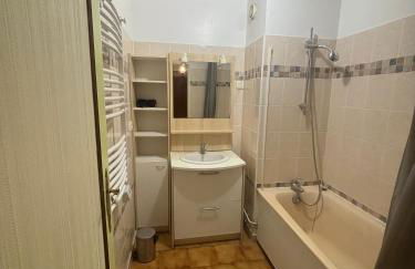 F2 avec Terrasse, Parking gratuit - Foto 11