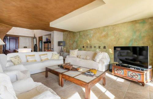 Villa Leandro, First Line Villa with amazing sea views and private access to the sea! - Photo 13