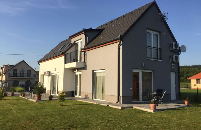 Szabolcs Apartments - Photo 1