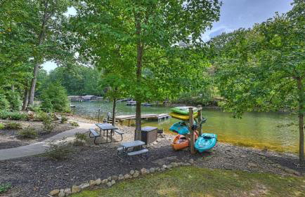 Waterfront 1-acre Private Dock, Hot Tub, Firepit Bankhead Lodge by Avantstay - Foto 90