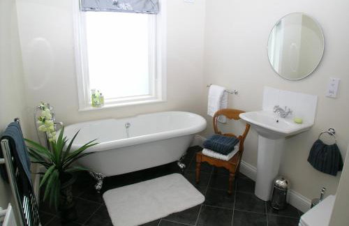 Ted's House - Photo 10