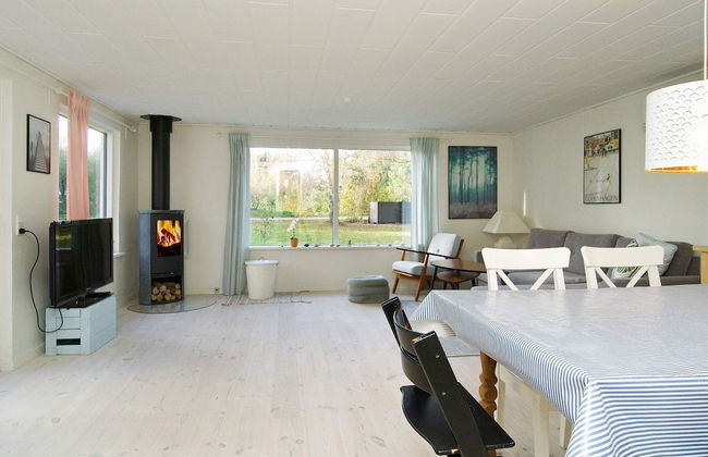 6 Person Holiday Home in Hojby - Photo 11