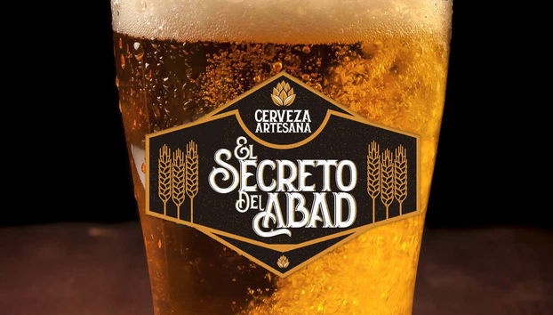 Um copo de cerveja El Secreto del Abad